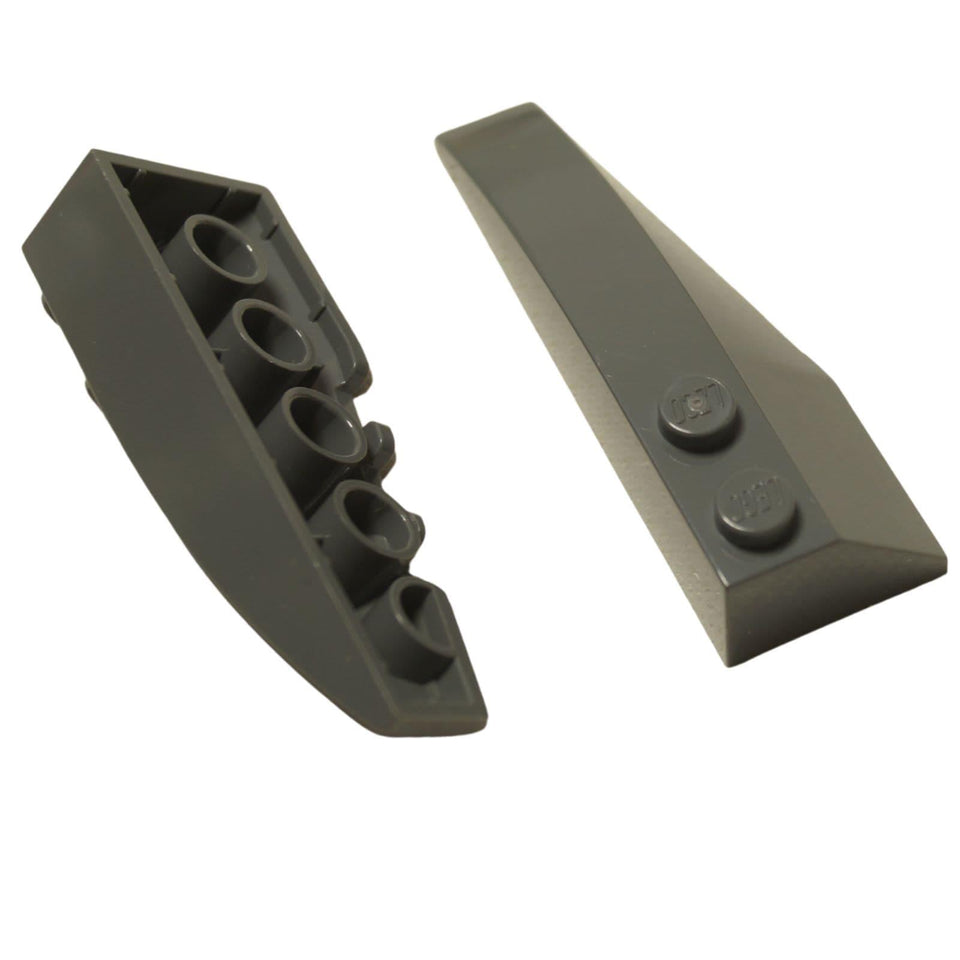 Pièce LEGO Wedge 6 x 2 Droite 41747 pour véhicule incliné en gris bleu foncé.