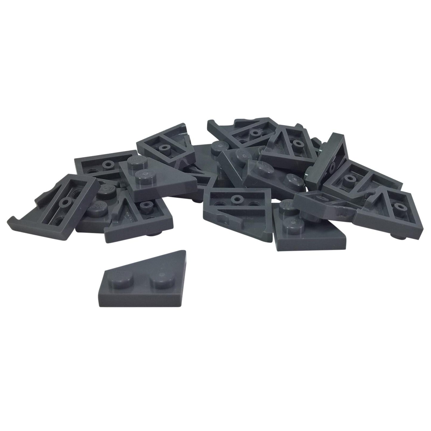 LEGO peça 24307 Wedge Plate 2x2 Right mostrando design de asa angulada em cinzento azulado escuro.