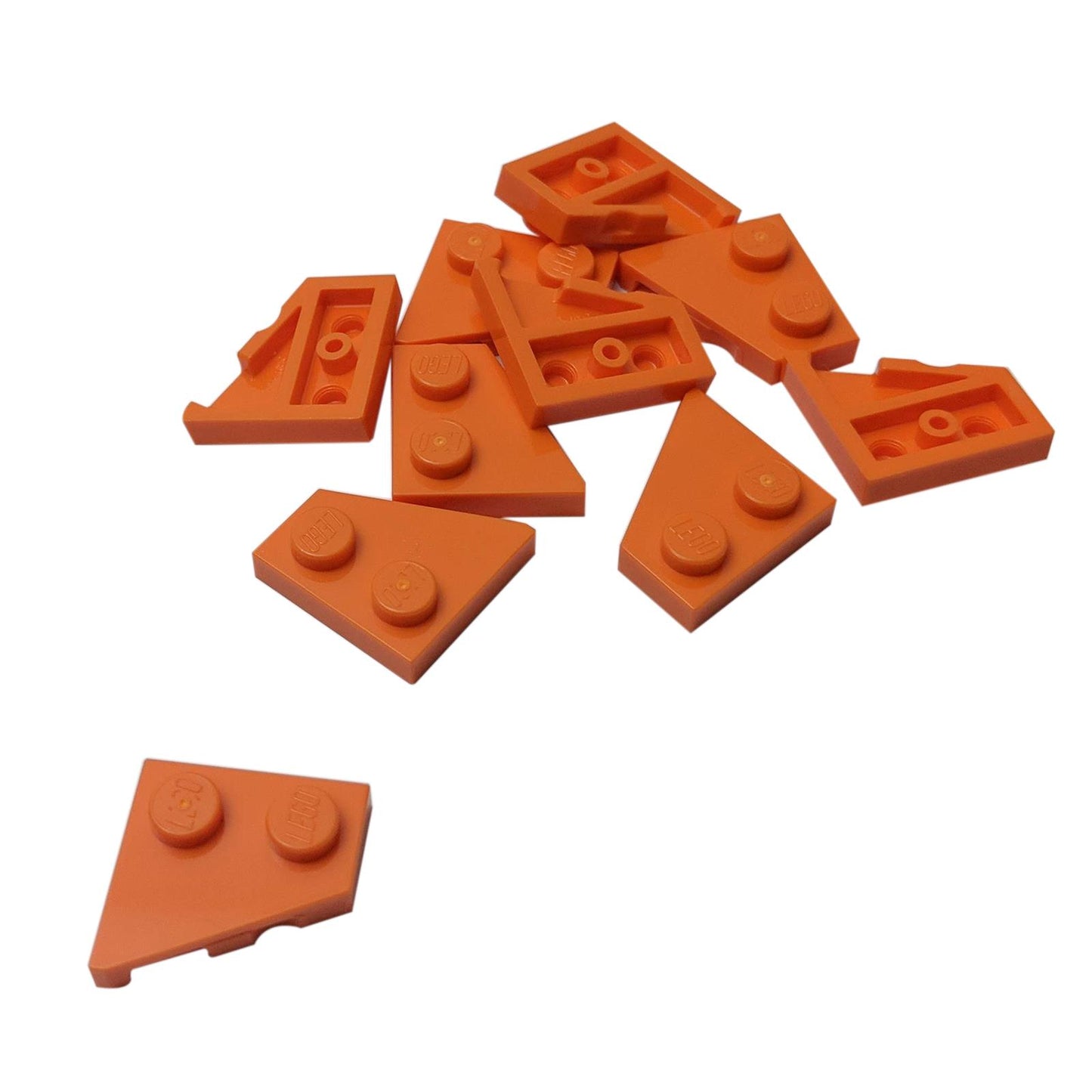 LEGO peça 24307 Wedge Plate 2x2 Right mostrando design de asa angulada em laranja.