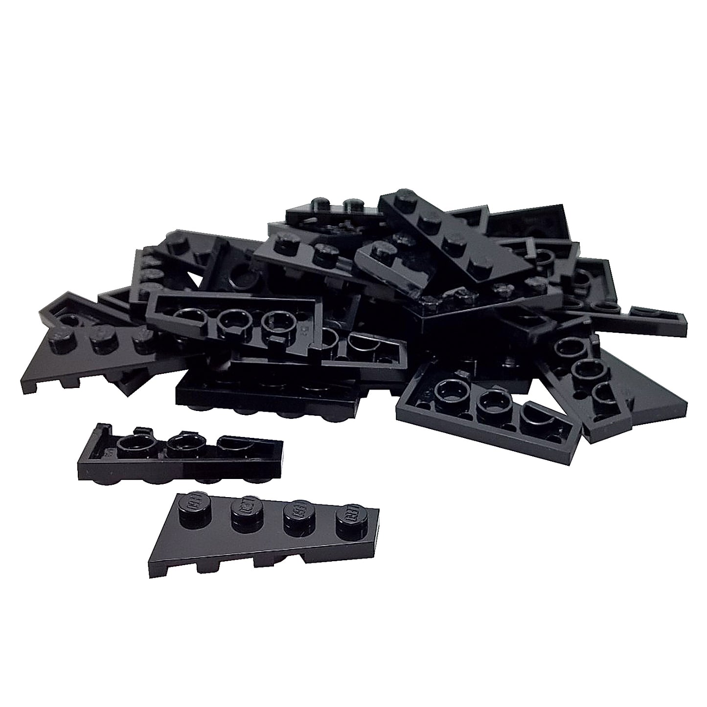 LEGO® Wedge Plate 4 x 2 Right (41769) in black, an angled plate ideal for streamlined vehicles, wings, and detailed asymmetrical designs.
