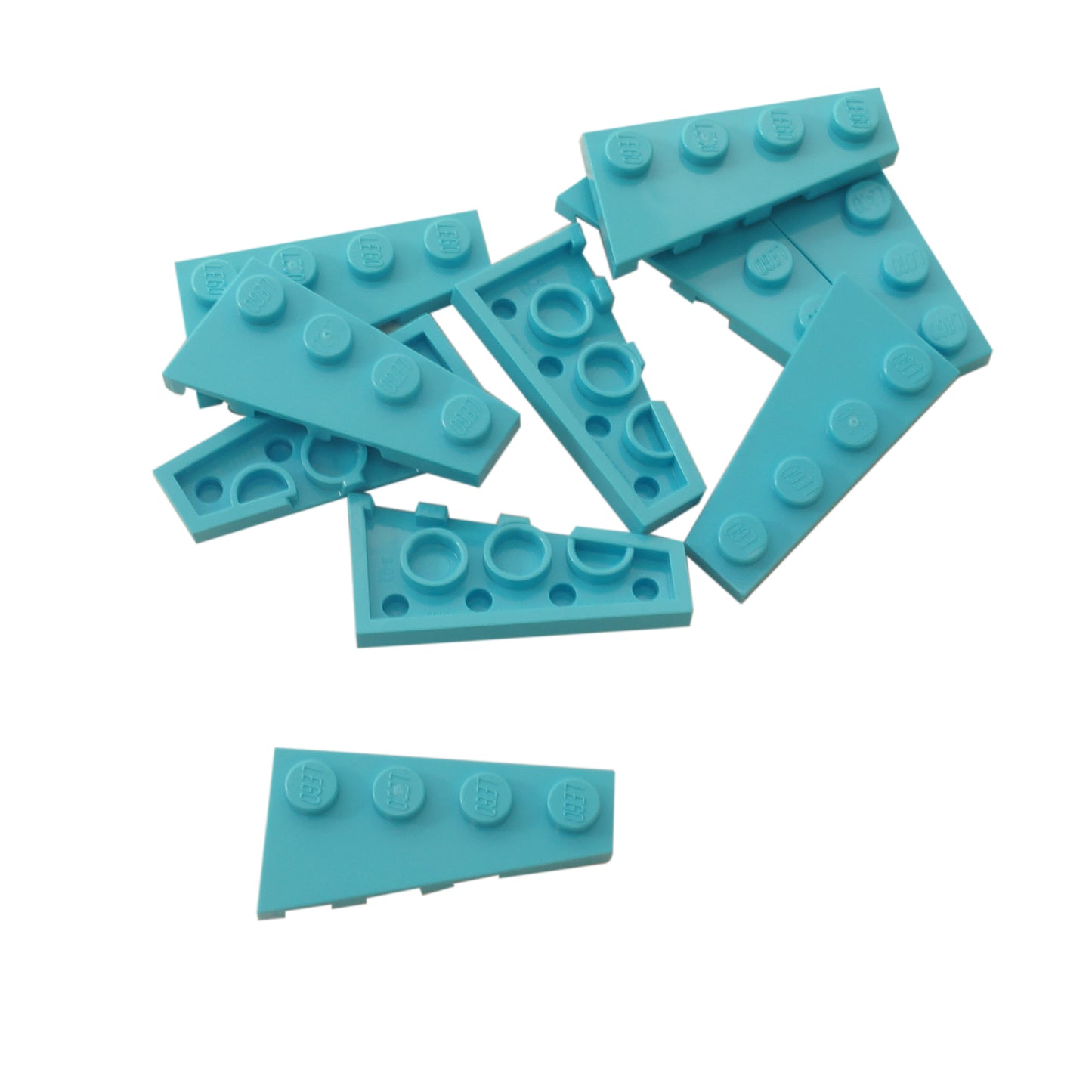 LEGO® Wedge Plate 4 x 2 Right (41769) in medium azure, an angled plate ideal for streamlined vehicles, wings, and detailed asymmetrical designs.
