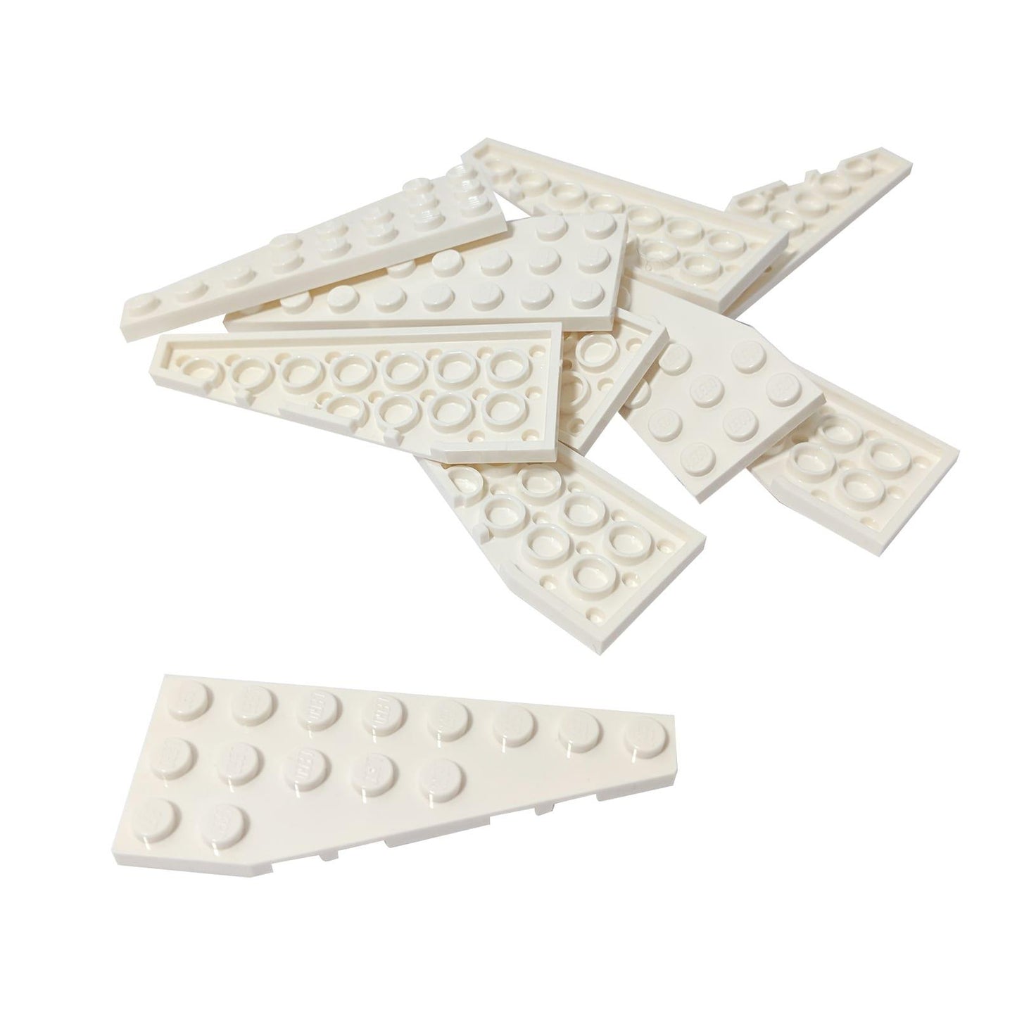 LEGO® plăcuță înclinată 8 x 3, piesă pentagonală pe partea dreaptă, formă înclinată pentru panouri de vehicule sau detalii structurale, culoare albă
