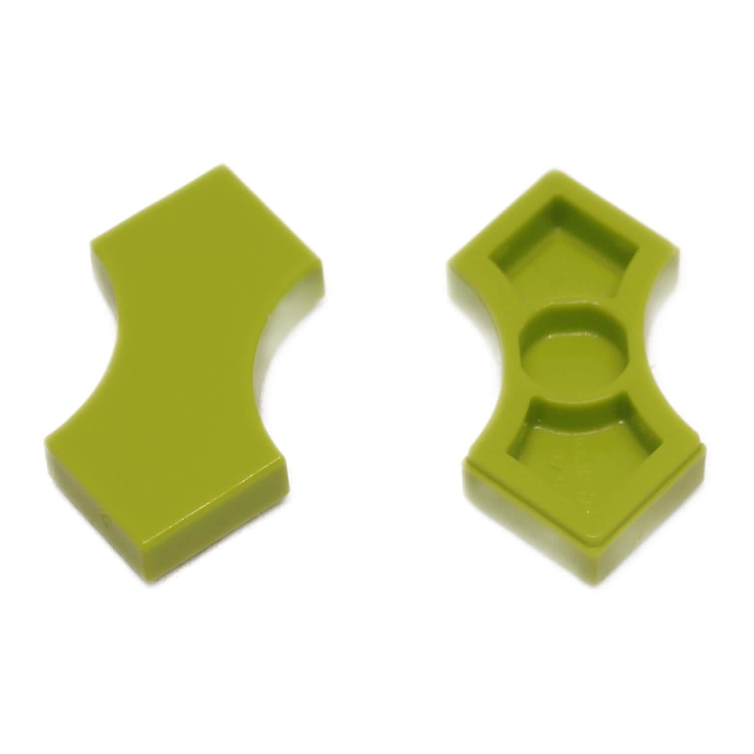 Lime modifierad platta 2 x 2 med dubbla pilar utskärningar (3396) för dekorativa paneler och detaljerade LEGO® byggen
