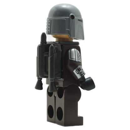 LEGO The Mandalorian Minifigure sw1212 with Silver Beskar Armor Jet Pack and Printed Head right side
