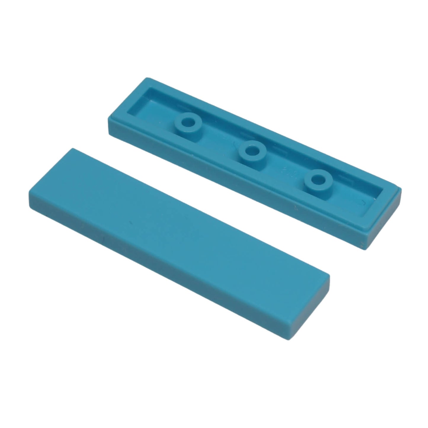 Pièce rectangulaire en carrelage 1 x 4 azur moyen pour surfaces lisses, bordures, finitions et constructions propres LEGO®.
