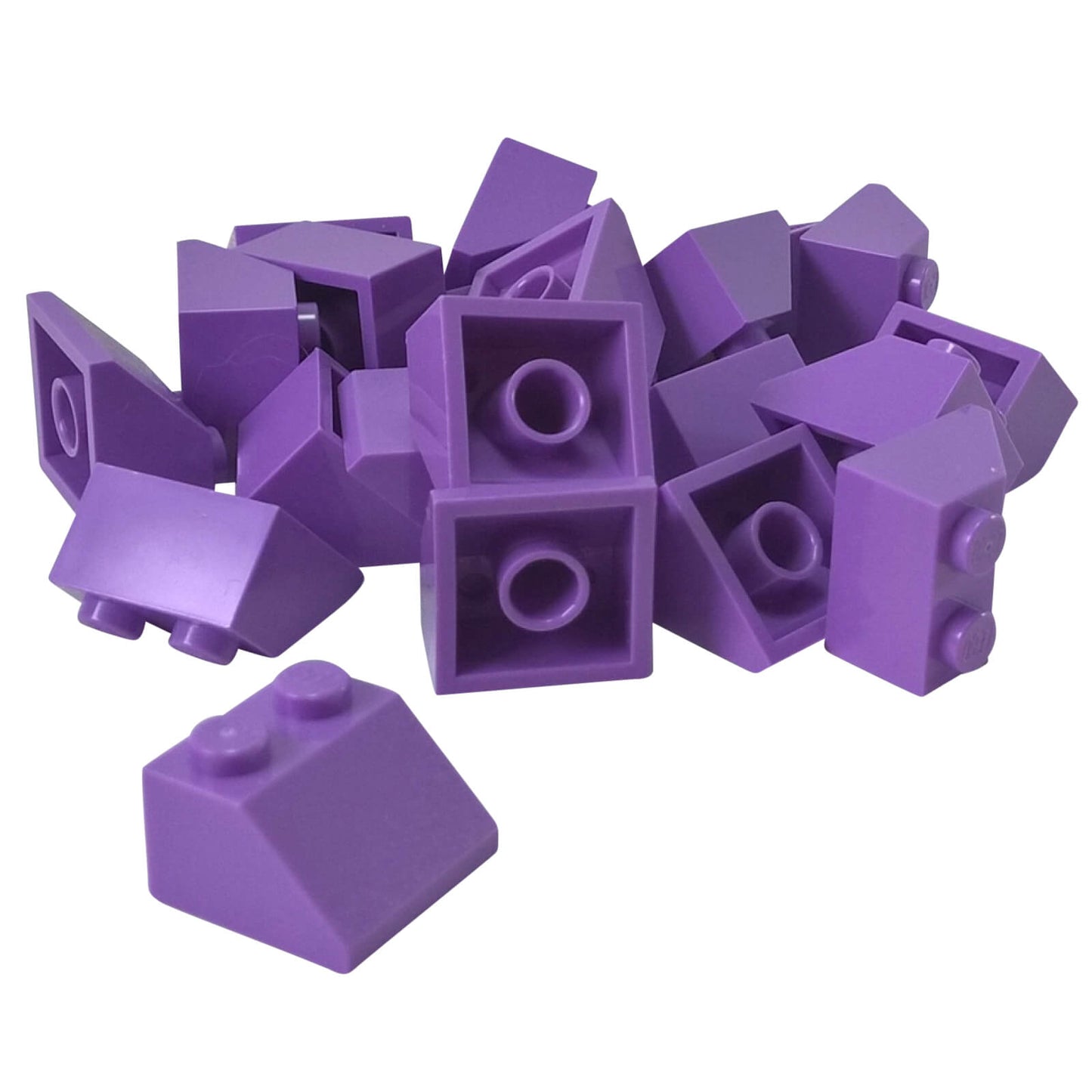 Medium lavender 45 degree slope brick 2 x 2 for angled builds, roofs and shaping
