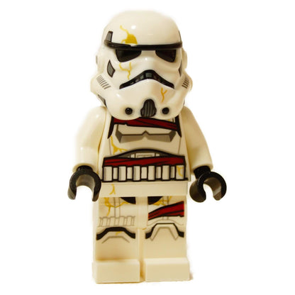 Minifigura de Night Trooper de la serie Ahsoka con casco y armadura blanca agrietada, vista frontal
