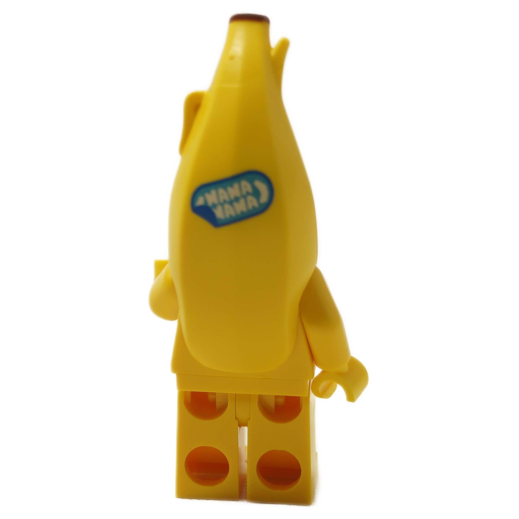 Peely LEGO® Fortnite minifigure (fort015) back view with yellow banana suit and “Nana Nana” sticker detail
