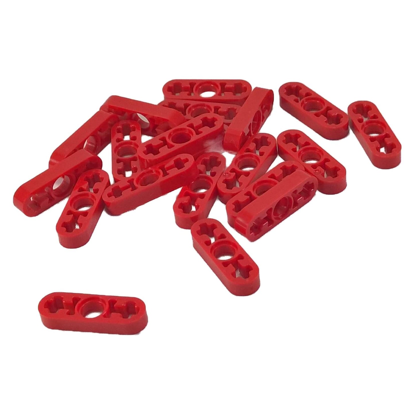 Pila de piezas LEGO Technic Liftarm 1x3 Delgado de color rojo brillante (6632) esparcidas sobre fondo blanco.