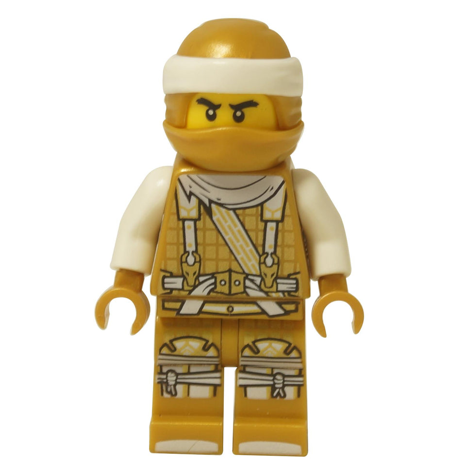 Minifigurka LEGO Ninjago Sensei Wu (njo0450) jako Mistrz Złotego Smoka, ubrana w perłowo-złote gi z białymi paskami i złoty kaptur z białą opaską na głowę.