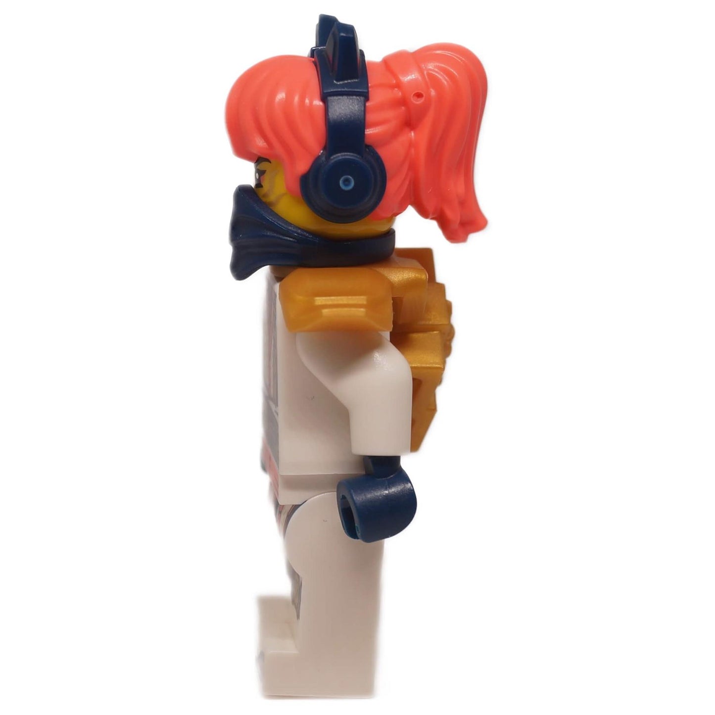 LEGO® Minifigura NINJAGO® Sora con auriculares de orejas de gato vista lateral Dragons Rising S4