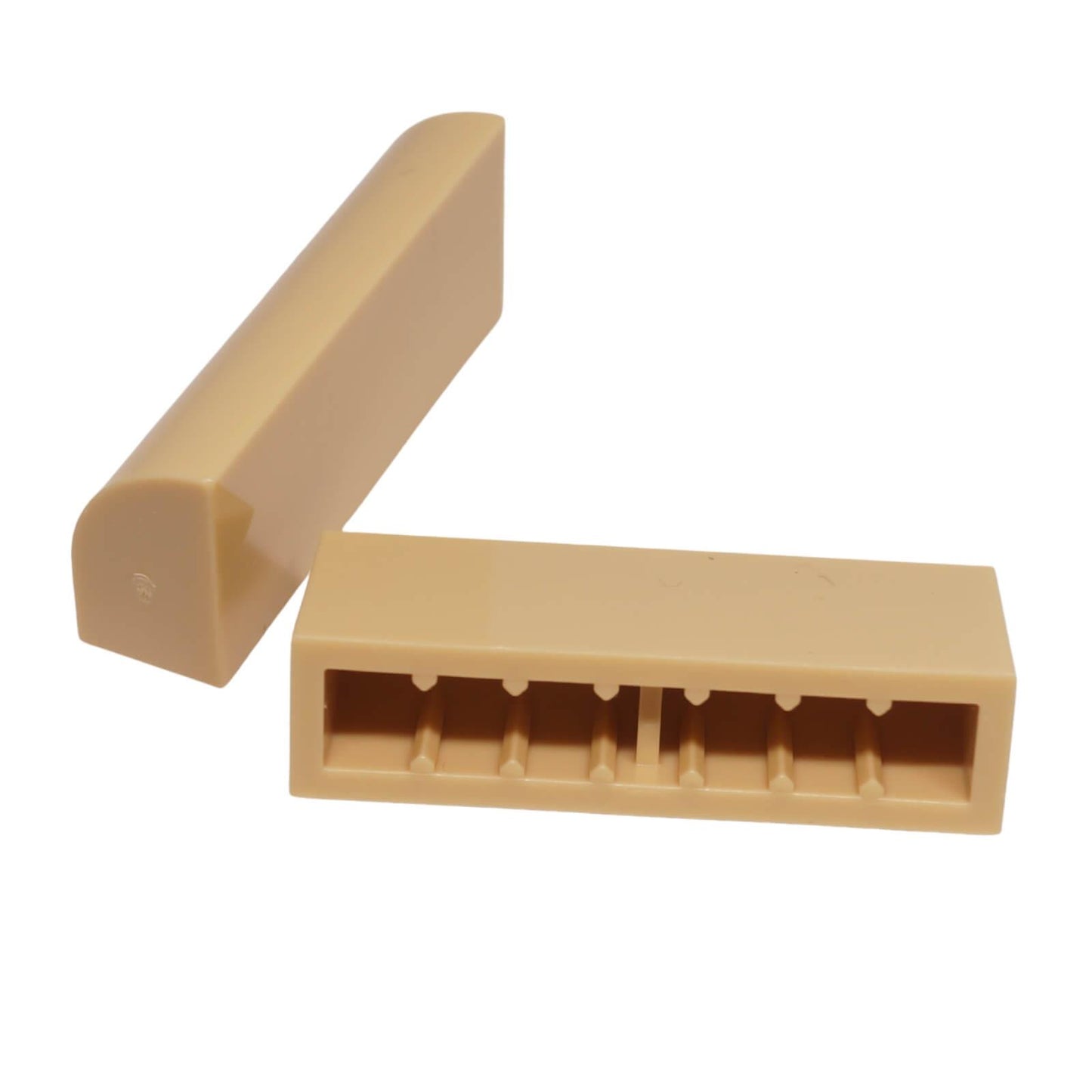 Tan mattoncino modificato 1 x 4 x 1 1/3 con cima curva (6191) per curve fluide, archi e dettagli di costruzione arrotondati
