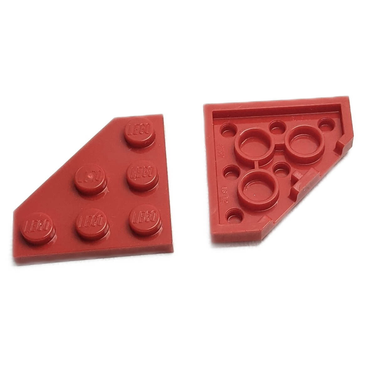 LEGO® Wedge Plate 4 x 4 Cut Corner 30503 red