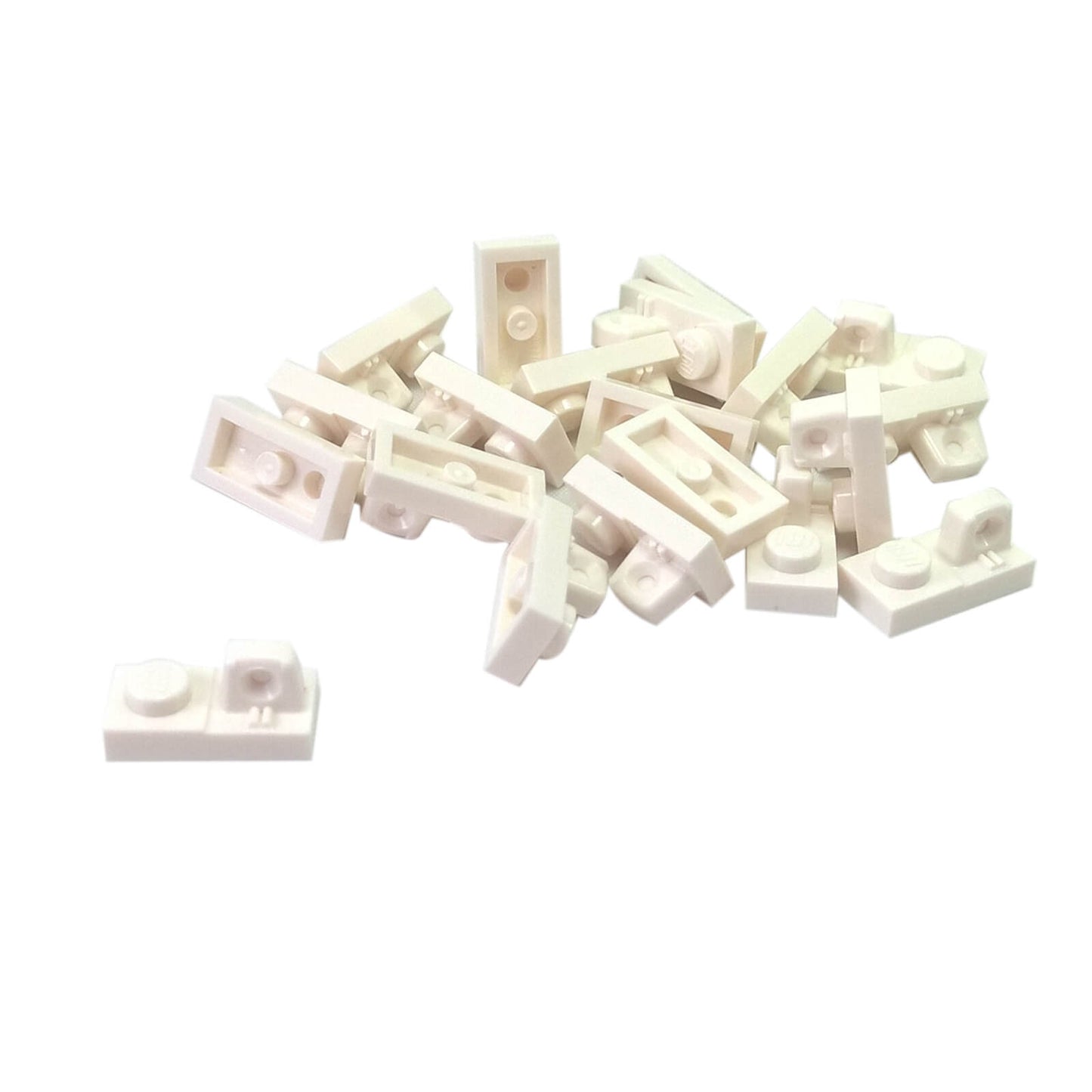 White hinge plate 1x2 locking with 1 finger on top, used for hinged connections and moving builds.
