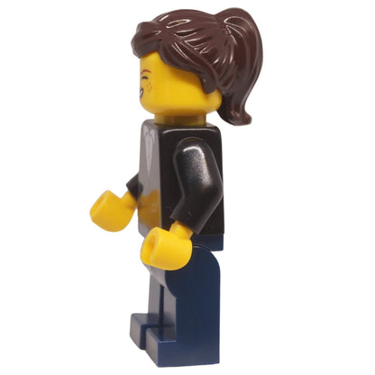 LEGO Wild West female bandit minifigure bdp193 black jacket ponytail, side profile